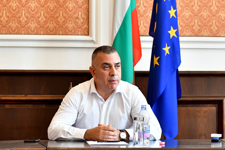 урок по родолюбие: сливенските ученици ще се поклонят пред величието на цар самуил в столицата