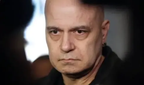 Слави Трифонов: Василий II е „Българоубиец“, а не „Македоноубиец“